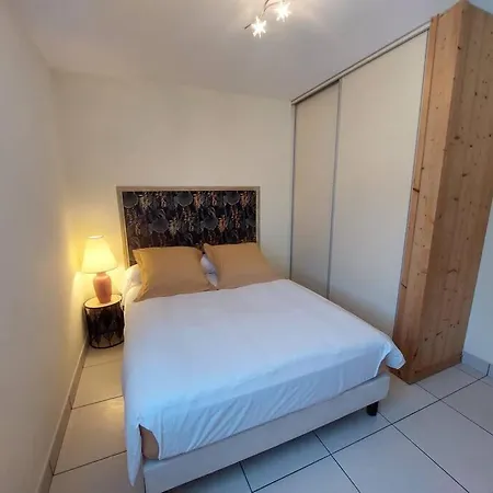 Lejlighed En Rez-de-jardin